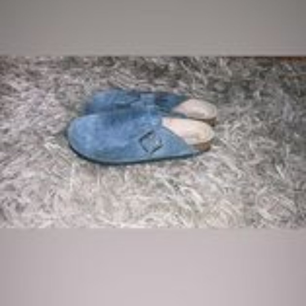 Bass brand women slip on shoes